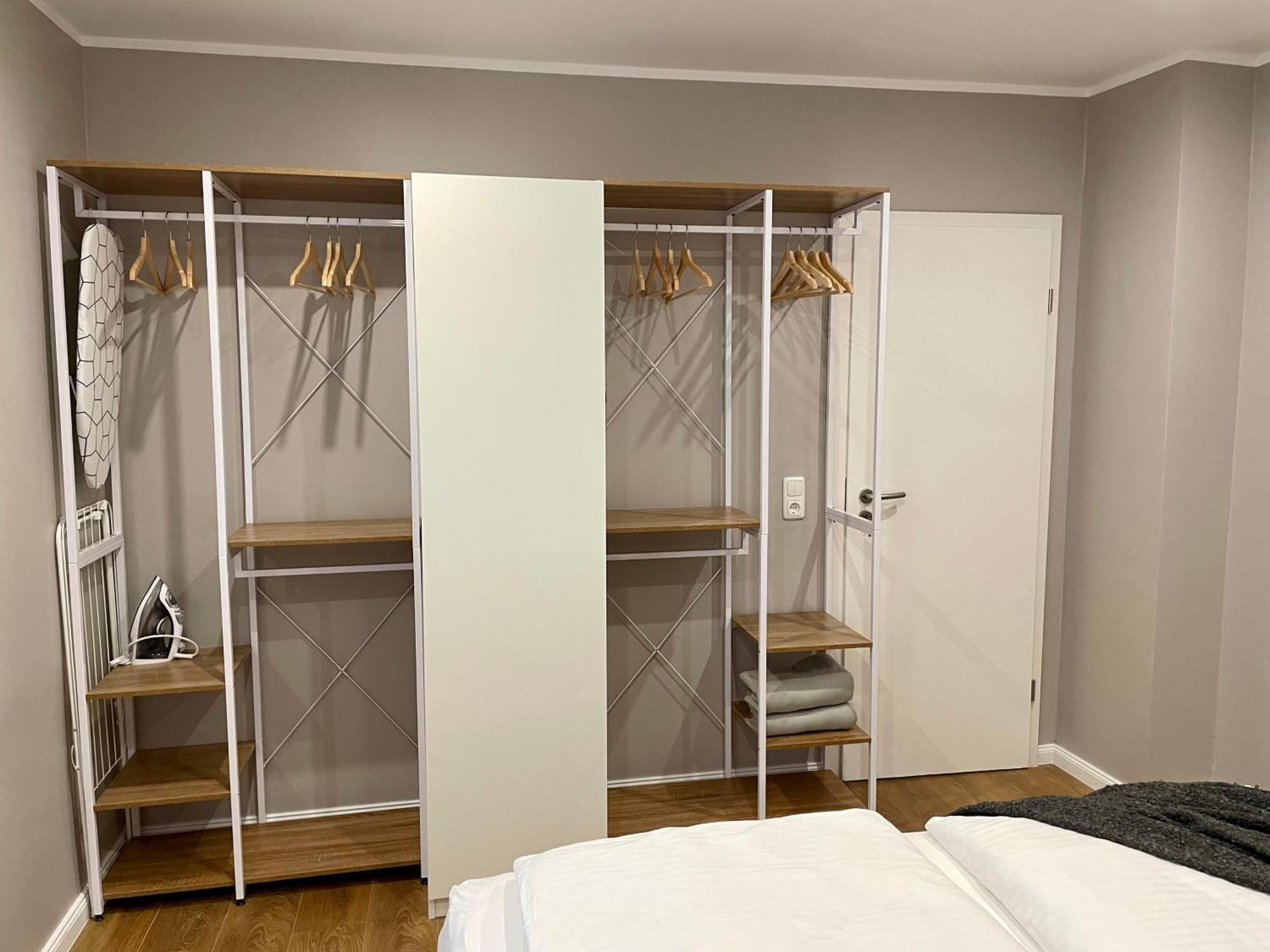 - 4 Pers - 24h Self Check-in - Verkehrsanbindung Apartment Siegburg